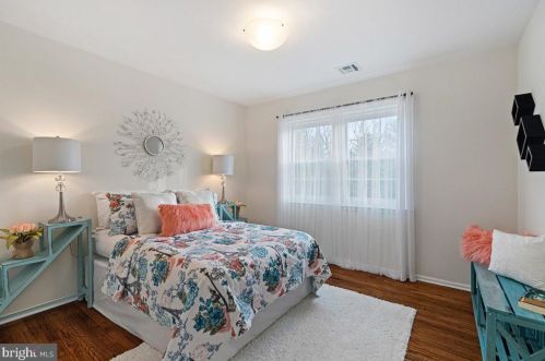 1 Fieldston Rd, Princeton NJ 08540-6453 exterior