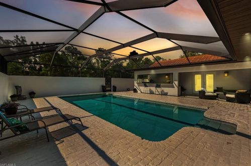 2500 County Barn Rd, Naples FL  34112-7416 exterior