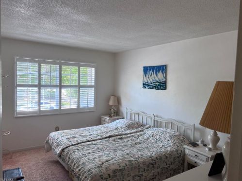 72 7th St, Naples FL  34102-6126 exterior