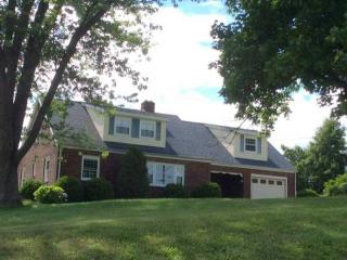 119 Hillvue Dr, Butler, PA 16001-3425