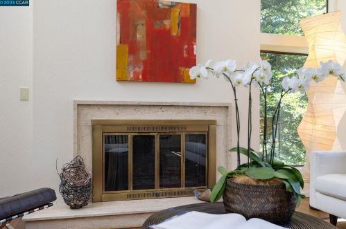 408 Wovenwood, Orinda, CA 94563-2705