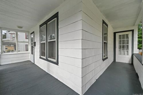 12 Royce Ave, Middletown NY  10940-4708 exterior