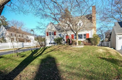 81 Tamarack Rd, Rye Brook, NY 10573-2138