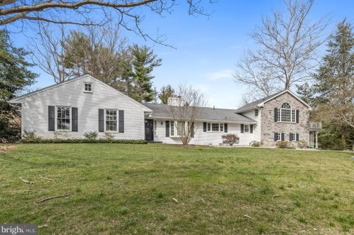 5911 Valley Way, Wilmington, DE 19807-1244