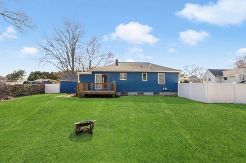 184 Grove Ave, Warwick RI  02889-5404 exterior