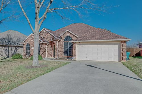 2608 Coffey Dr, Denton TX  76207-1145 exterior