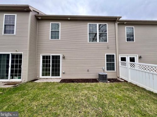 71 Keswick Dr, Navy Sup Dpt PA 17050-7917 exterior