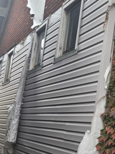 512 Gaskill Ave, Jeannette, PA 15644-3338