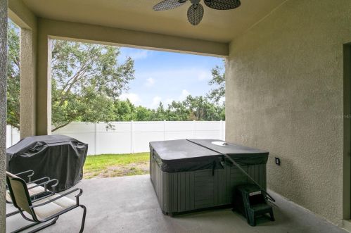 2424 Pond Cove Way, Apopka FL  32712-4886 exterior