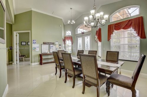 160 Saratoga Ave, Fort Pierce FL  34953-5974 exterior