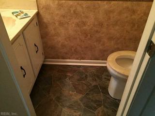 601 Westminster Ln, Virginia Beach VA  23454-3449 exterior