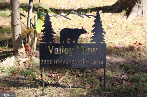 3998 Hidden Valley Ln, Linden, VA 22642-1849