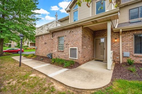 9304 Sundance Dr, Bridgeville, PA 15017-1184
