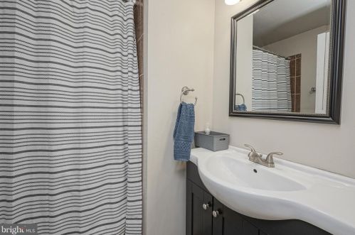 206 Steeplechase Ct, West Deptford NJ  08096-6804 exterior