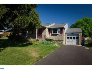 557 Hills Ave, Ardsley, PA 19038-1205