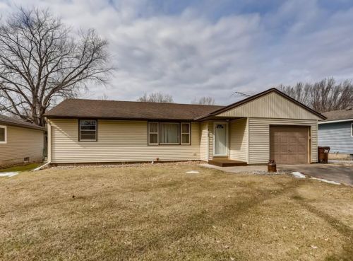 1812 Pine St, Hastings, MN 55033-3322