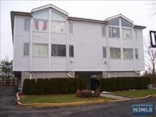 5 River Rd, Secaucus, NJ 07094-4009