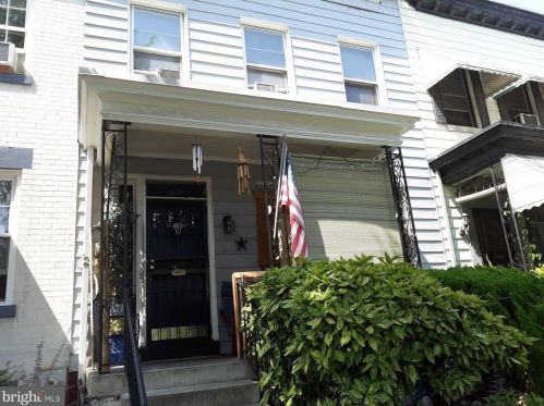 914 Independence Ave, Washington, DC 20003-3918