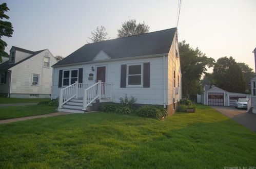 34 Coolidge St, Manchester, CT 06040-2606