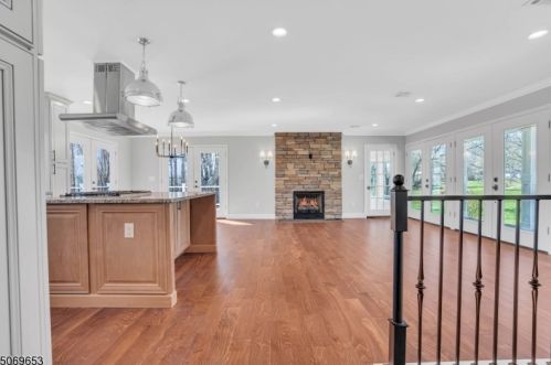 52 Reinman Rd, Warren NJ  07059-5102 exterior