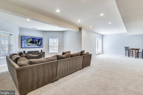 21099 Honeycreeper Pl, Leesburg VA exterior