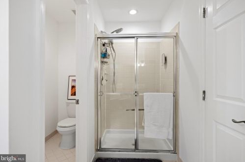 951 Rhonda Pl, Leesburg VA  20175-5632 exterior