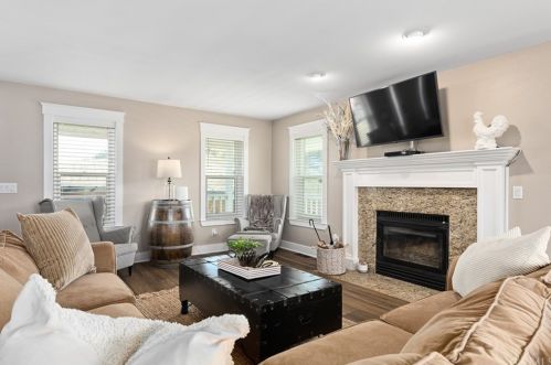 1725 Nacimiento Lake Dr, Lake Nacimiento CA  93446-7788 exterior