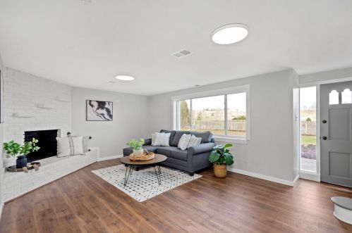 454 Mcmurray Rd, Canonsburg PA  15317-0024 exterior