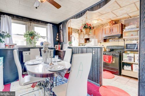 6617 Guyer Ave, Philadelphia PA 19153-2406 exterior