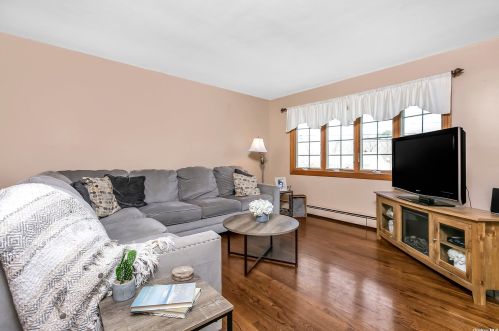 544 Wilson Blvd, Central Islip NY  11722-4342 exterior