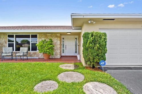 3205 Canal Dr, Boynton Beach, FL 33435-8146
