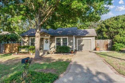 2509 Denison St, Denton, TX 76201-8804