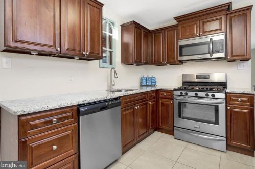 14 Rigdon Rd, Wilmington, DE 19805-2048