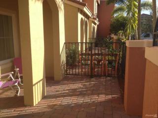 344 Lake Monterey Cir, Boynton Beach FL  33426-8444 exterior
