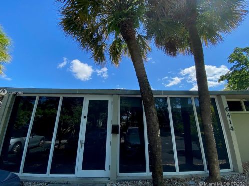 6414 Miami Lakes Dr, Hialeah FL  33014-2737 exterior
