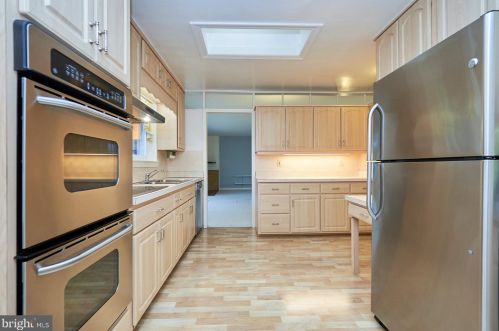 7317 Pinewood St, Falls Church VA  22046-2725 exterior