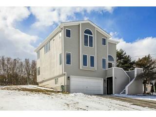 39 Abalone Rd, South Kingstown, RI 02874-2735