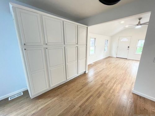 79 Botsford Ave, Milford CT  06460-5852 exterior