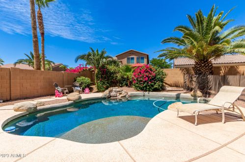 712 Ebony Way, Chandler AZ  85248-4445 exterior