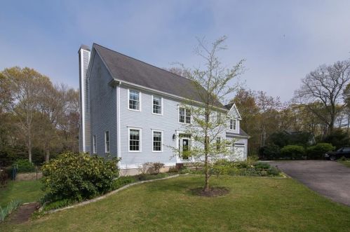 27 Sycamore Ln, South Kingstown, RI 02874-1973