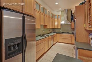 124 87th St, New York NY  10024-2901 exterior