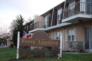 322 Shore Dr, Monmouth Hills, NJ 07732-1223