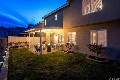 21512 Bodie Pl, Santa Clarita, CA 91390-5252