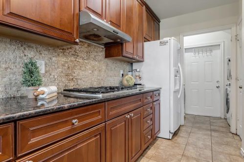 1224 Lake Pointe Way, Richardson TX  75080-8409 exterior