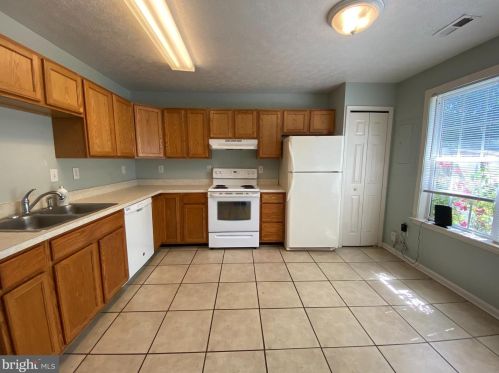 10605 Boxmeer Ct, Fredericksburg VA  22408-0272 exterior