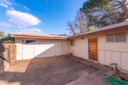 1662 Alexander St, Simi Valley, CA 93065-2106
