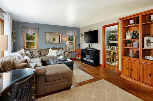 11515 Coldspring Rd, Milwaukee, WI 53228-2543