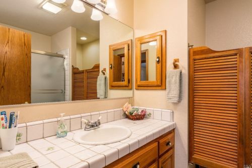 27421 Ridge Rd, Willits CA  95490-8985 exterior