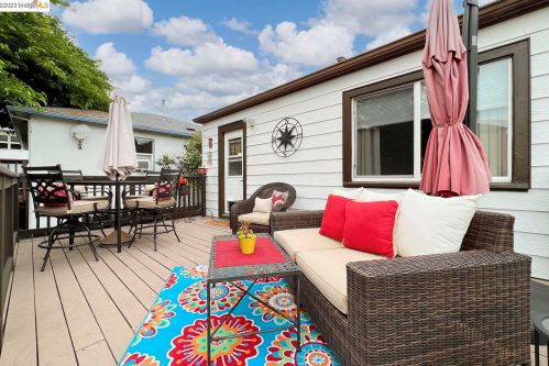 470 N St, Benicia CA  94510-2821 exterior