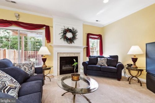 3959 Brickert Pl, Woodbridge, VA 22192-7450